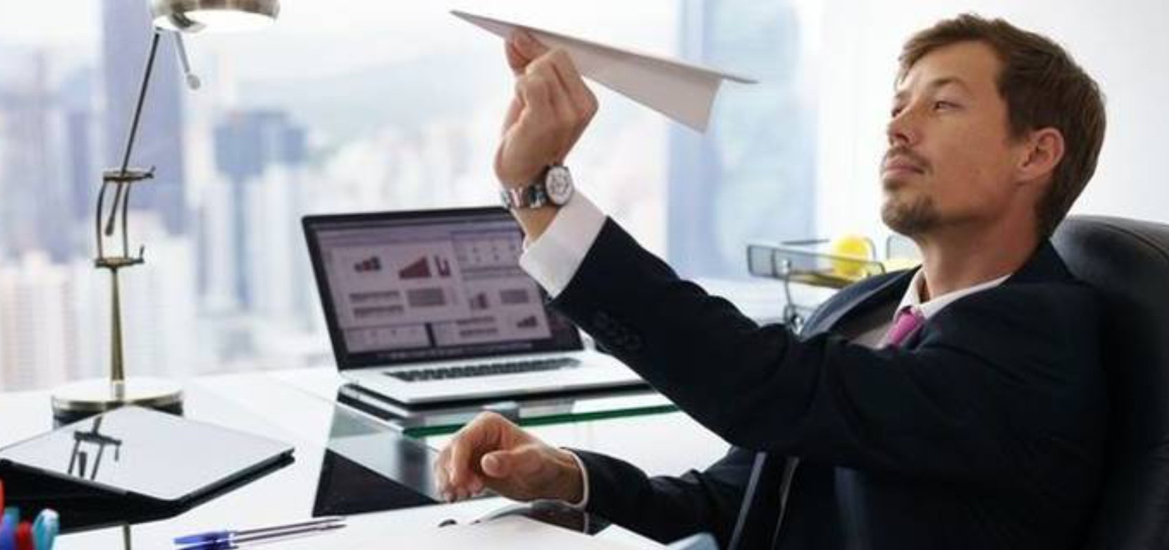 Motivating-a-complacent-employee-using-Emotional-Intelligence-1